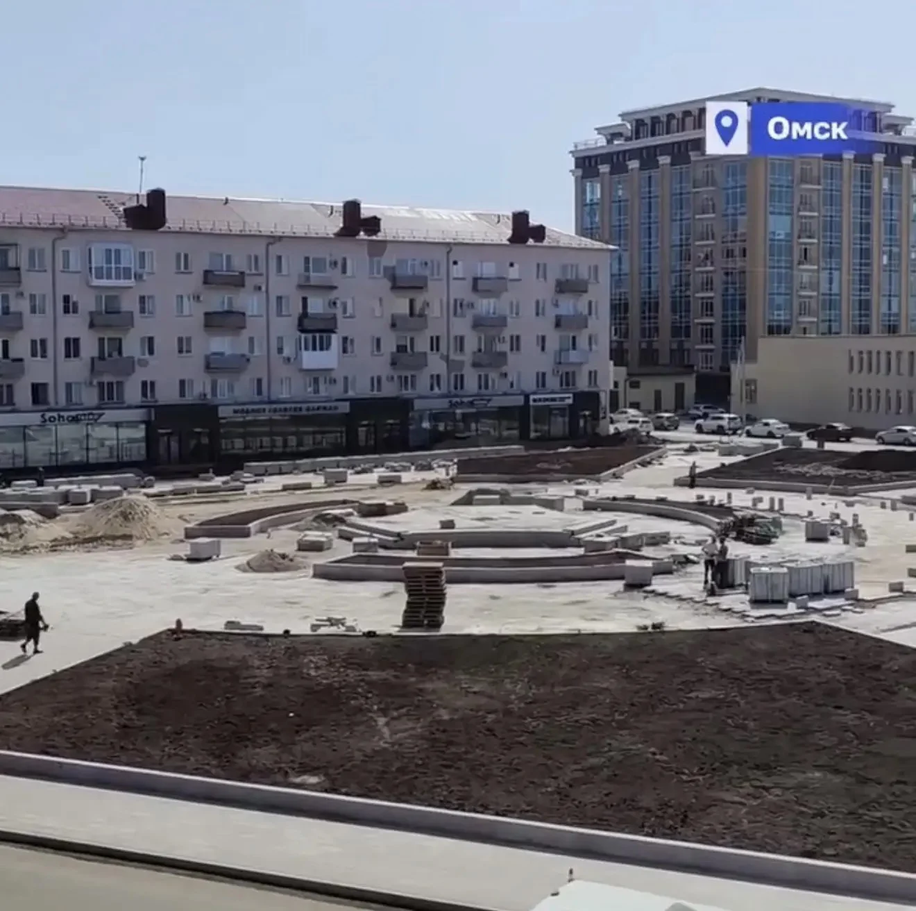 В Омске активно идет благоустройство площади Бухгольца