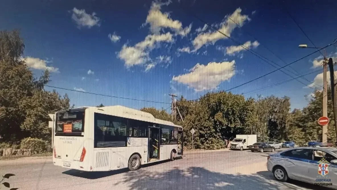 В Омске произошло ДТП с участием пассажирского автобуса