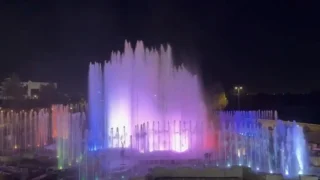 Омичи продают бесплатные билеты на открытие фонтана
