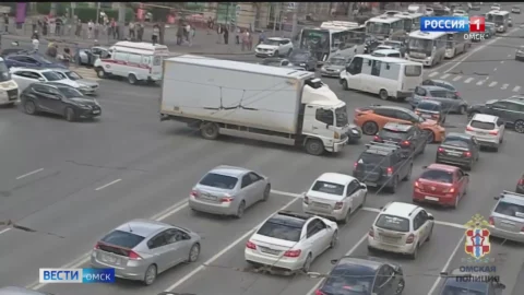 Один из самых аварийных перекрестков в России: как обезопасить перекресток Масленникова — проспект Карла Маркса?
