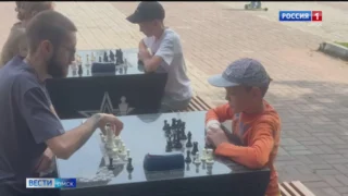 В Омске появилась площадка для игры в шахматы
