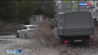 Омск практически утонул после затяжного ливня