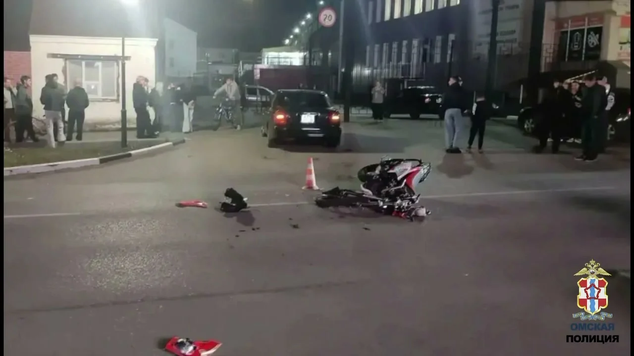 В Омской области подросток на питбайке столкнулся с автомобилем