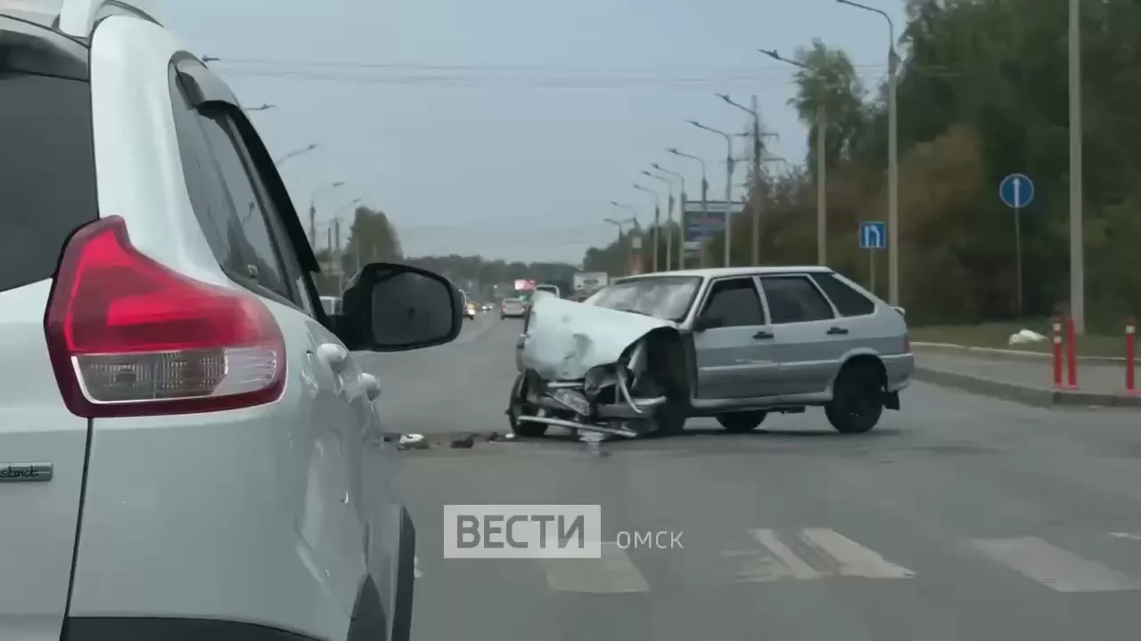 В Омске на улице Волгоградской произошло серьезное ДТП