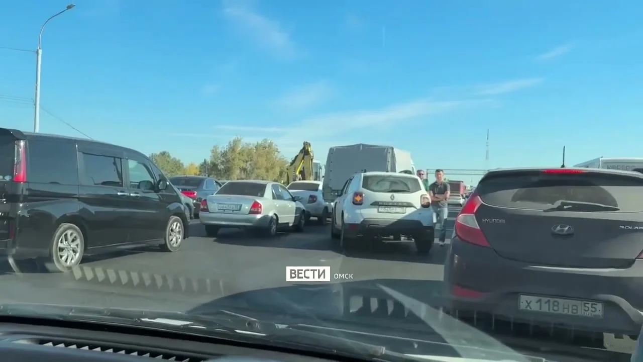 Сразу несколько ДТП произошло на мосту у Телецентра