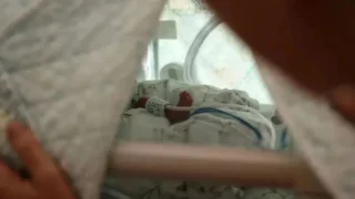 Врачи роддома в Приморье спасли младенца, родившегося на 26 неделе беременности