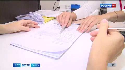 Когда омичам ждать пенсии и пособия в октябре?
