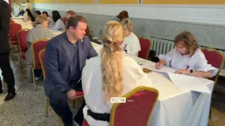 Губернатор Омской области Виталий Хоценко проголосовал на выборах