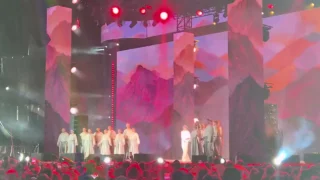 Омский русский народный хор принял участие в закрытии фестиваля молодежи в Екатеринбурге
