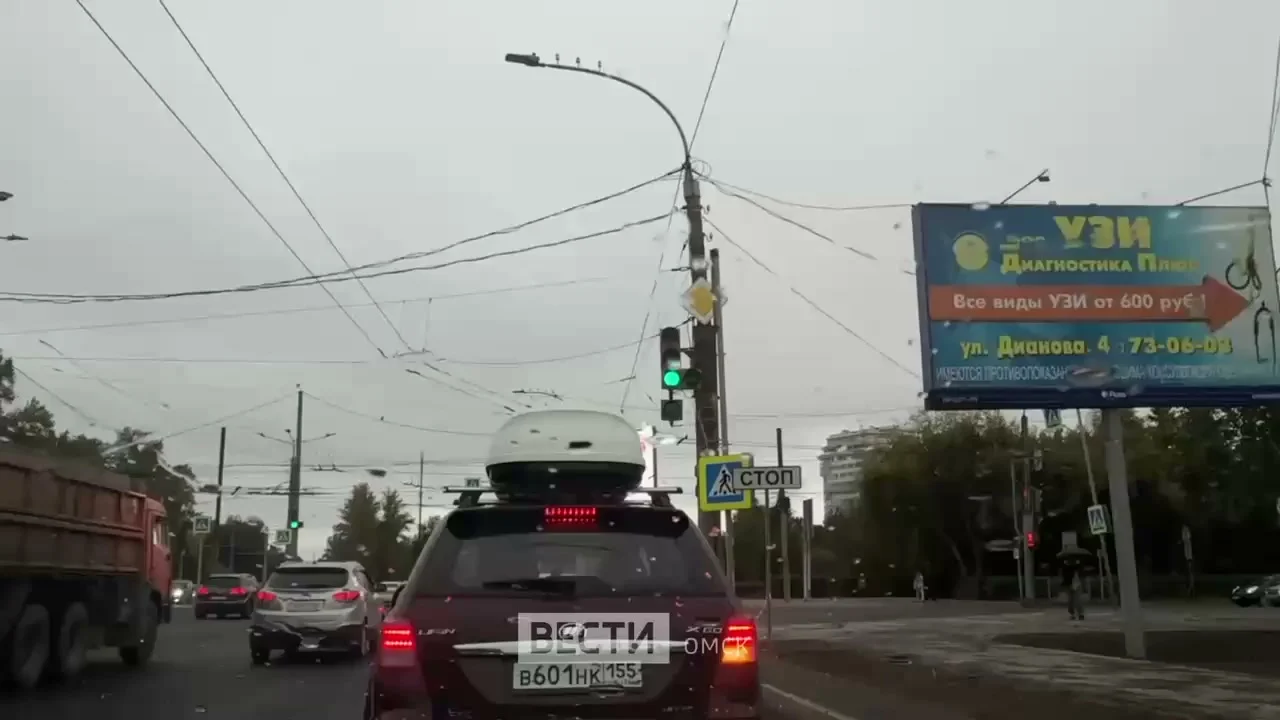В Омске изменили схему работы светофора на перекрёстке Лукашевича — Дианова