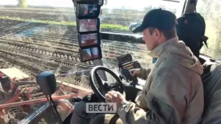 В Омской области появился единственный в регионе самоходный комбайн по уборке картофеля