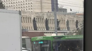 В центре Омска образовались огромные пробки