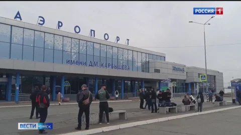 Специалисты назвали причину сегодняшней экстренной посадки самолета в аэропорту Омска