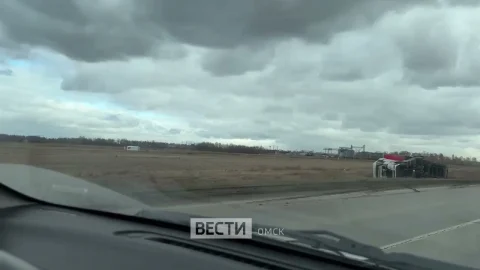 В Омской области перевернулся большегруз