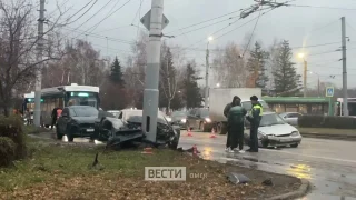 В Омске произошла авария с возгоранием автомобиля