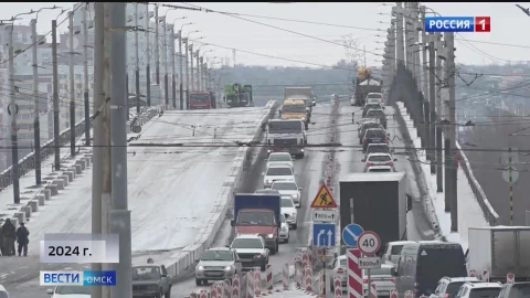 На мосту у Телецентра полностью заасфальтировали четвертую полосу